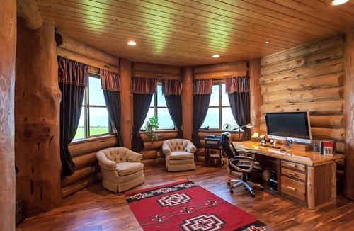Port Orford Cabin | Premium Log Cabin Estate with Hot Tub and Helipad in Gold Beach, Oregon