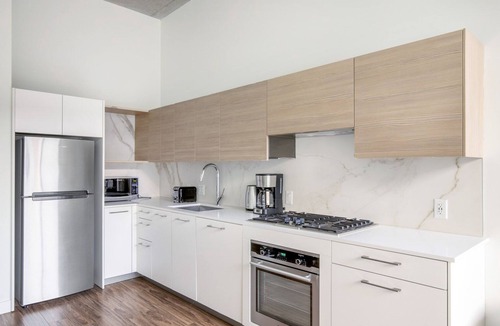 West Loop Gate Apartment | Premium West Loop 1BR w/Pool, Gym & Lounge, nr L, by Blueground