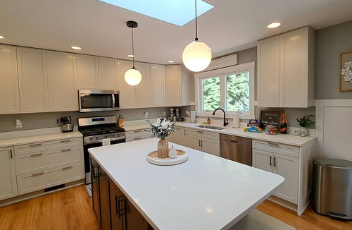Union Pier House | "Price Improvement" Quiet Neighborhood Heated pool Firepit Hot Tub