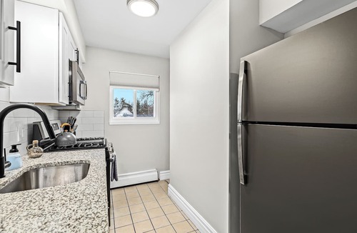 Mount Clemens Apartment | Prime Location! King Bed near Mt. Clemens Downtown