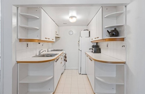 Central Park West Apartment | Prime Studio Stay | Central Park Steps & MetLife