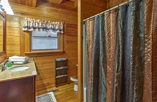Sapphire Cabin | Pristine Sapphire Resort Cabin w/ Deck & Game Room