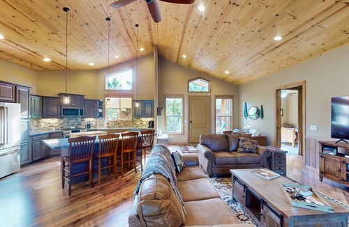 Torreon Cabin | Pristine Torreon Cabin, Sleeps 6