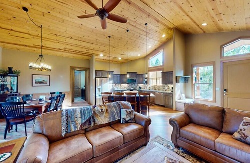 Torreon Cabin | Pristine Torreon Cabin, Sleeps 6