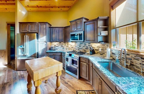 Torreon Cabin | Pristine Torreon Cabin, Sleeps 6