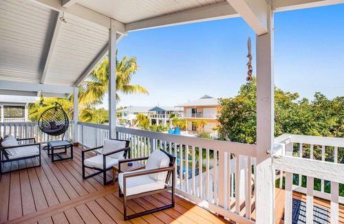 Port Pine Heights House | Pristine Waterfront Charmer - Outdoor Living & Dining, Dock, AC - Snowbirds OK