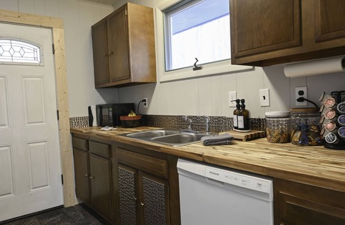 Bellaire Cabin | Private 3 bedrm cabin in the woods. Close to lakes. Summer fun! Bon fire pit