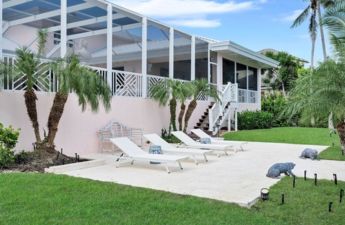 Key Largo House | Private 5 BR Ocean Reef Estate overlooking pond and The Hammock Golf Course.