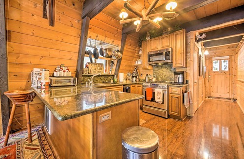 Tahoma Cabin | Private Beach Access: Mtn Cabin in Lake Tahoe!
