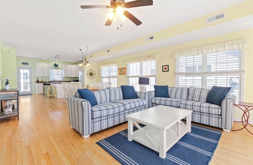 Bethany Beach House | Private beach with Beautiful Sunsets-Kids Bedroom & Entertainment room