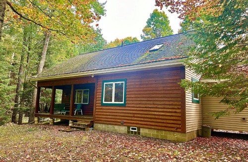 Crandon House | Private Cabin Getaway