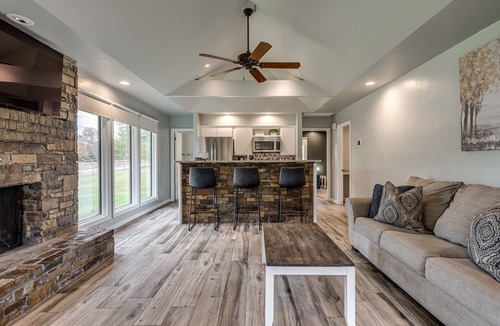 Edmond Cabin | Private Cabin on acreage with pool & tennis court!