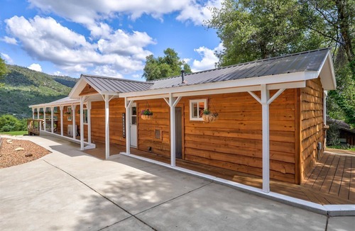 North Fork Cabin | Private Cabin w/Hot Tub & Sauna Near Yosemite