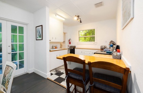 Islamorada Cottage | Private Cottage on Bayfront Estate – Pool, Beach, and Boating Paradise