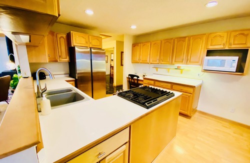 Bayfield House | Private, Cozy & Spacious Cabin W/Lake Superior & Madeline Island Views & Sauna