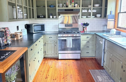 Dahlonega Cabin | Private Dahlonega Cabin Hot Tub, Fireplace, very Close to Town