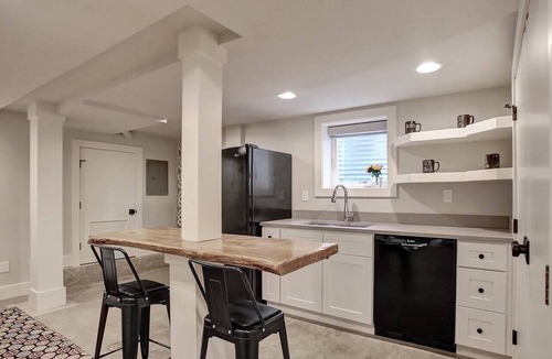 Glenmorrie Condo | Private Daylight Basement | Near Downtown & Lake