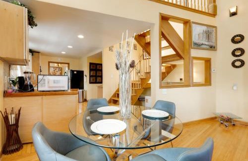 CUF Apartment | Private Deck & City Views! Spacious Cincinnati Apt