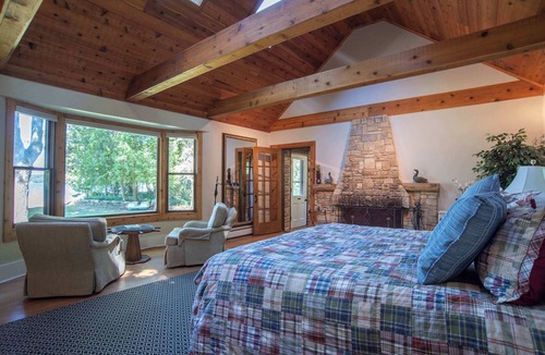 Baileys Harbor Cabin | Private Estate, Kangaroo East Shore!