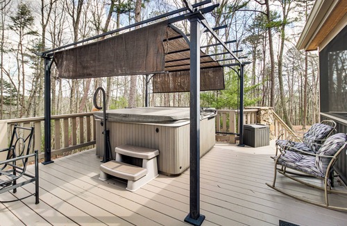 Big Canoe Cabin | Private Hot Tub, Community Perks! Big Canoe Escape