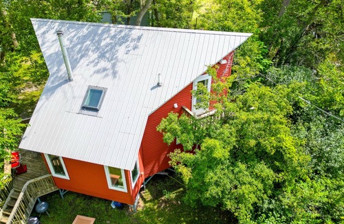 Fox Lake Cabin | Private Island. Charming 3-bed on. Boat included. WiFi, AC in tranquil Fox Lake