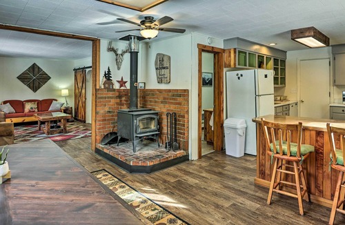 La Pine Cabin | Private La Pine Cabin Rental: 30 Mi to Bend!