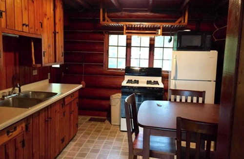 Au Train Cabin | Private Lake Superior Log Cabin on the Beach