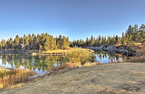 Oregon Water Wonderland Cabin | Private Log Cabin in Bend w/ Deschutes River View!