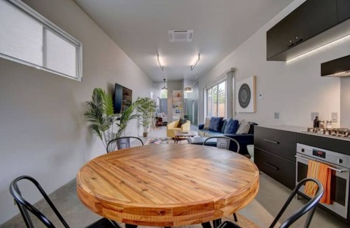 Barelas House | Private modern hideaway in downtown Albuquerque.