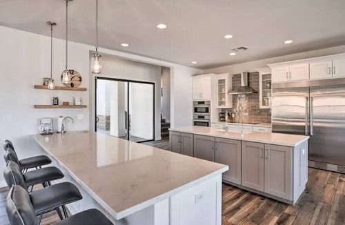 Desert View House | Private Mountain Experience. Views! Pet Friendly!