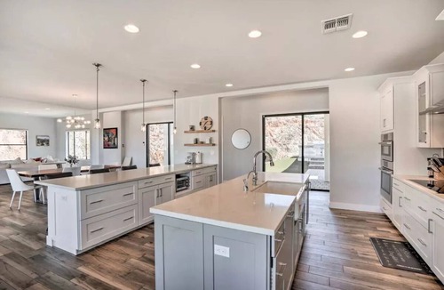 Desert View House | Private Mountain Experience. Views! Pet Friendly!