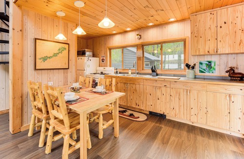 Ely Cabin | Private Peninsula! Modern-Rustic Fall Lake Cabin