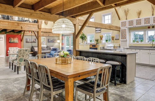 Hillsboro House | Private Ponds & Trails: Hillsboro Nature Retreat!