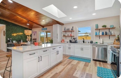 Edgewater House | Private Pool Beach House King Suite + Family Fun