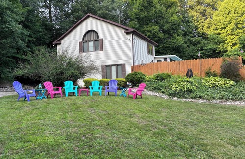 Lake Michigan Beach House | PRIVATE POOL, close to Public Beaches, Wineries, Golf Courses, Fishing,Boating