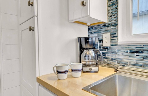 Holiday Beach House | Private Pool Pet Friendly