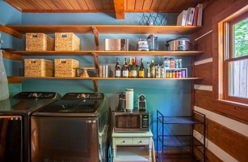 Elon Cabin | Private Riverfront Cabin: Kayaks, Ping Pong, Gym