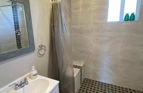 Pershing - Government Hill Apartment | ⭐️Private stand-alone studio Central⭐️
