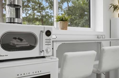 Newington Apartment | Private Studio Near Springfield METRO
