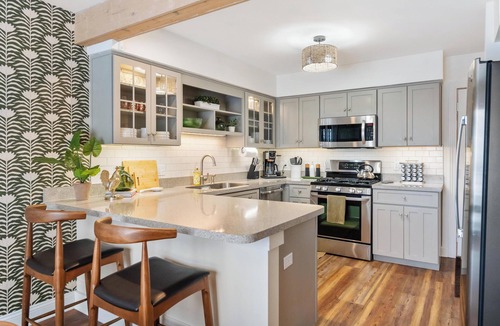 Harbor Springs Condo | Professionally Updated, Spacious, & Stylish- 4-bedroom, 3.5-bath condo