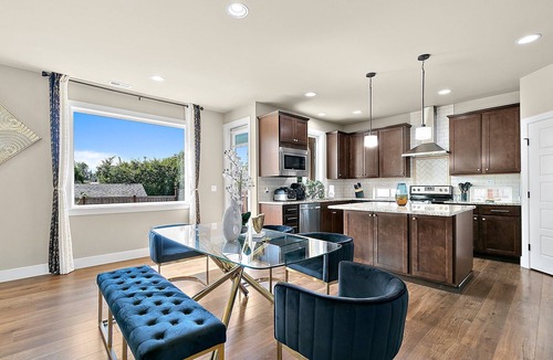 South Hill House | PY1: Charming 4-bedroom house in Puyallup with WiFi, AC