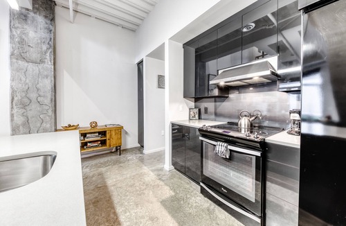 Uptown Apartment | Q21