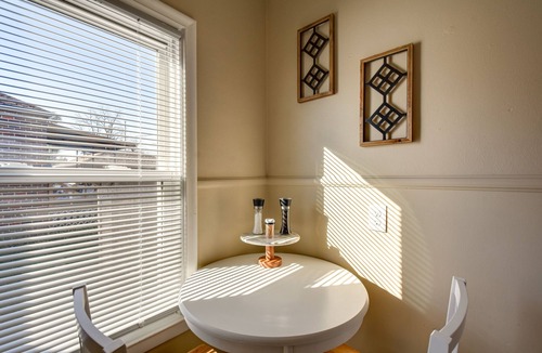 Cedar Rapids House | Quaint Cedar Rapids Home, 4 Mi to Downtown!