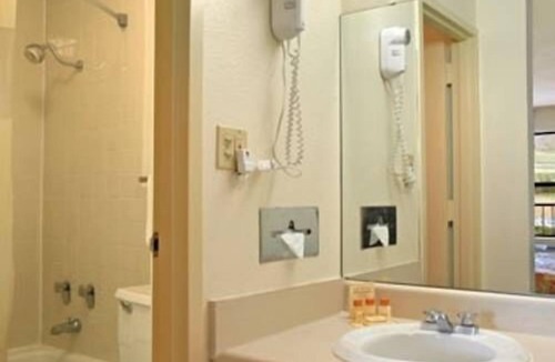 Bristol Hotel | Quality Inn Bristol Pinnacle Area