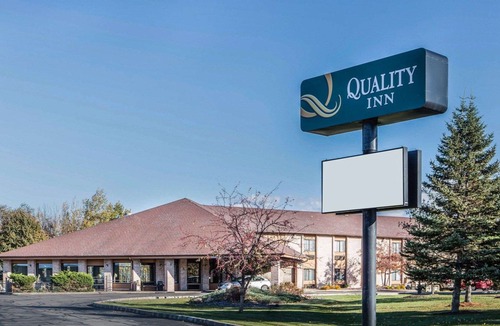 Mosinee Hotel | Quality Inn Central Wisconsin Airport