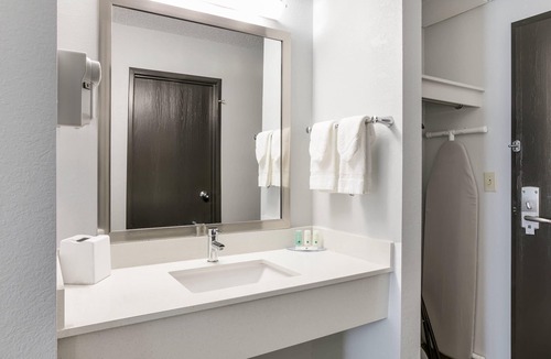 Marquette Hotel | Quality Inn Marquette