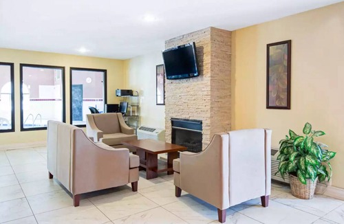 Monee Hotel | Quality Inn Monee I-57