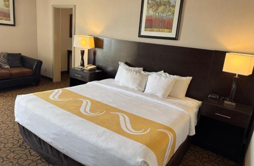 Escanaba Hotel | Quality Inn & Suites Escanaba North