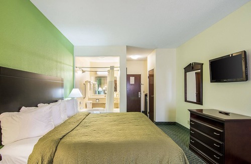 Harvey Hotel | Quality Inn & Suites Harvey - Chicago Southland