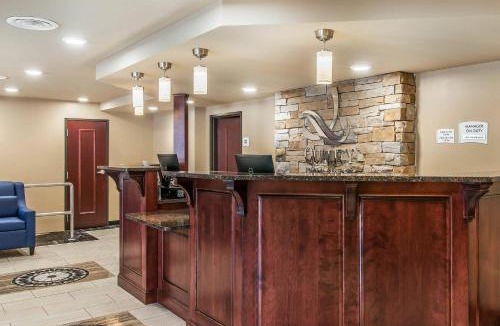 Houghton Hotel | Quality Inn & Suites Houghton Downtown